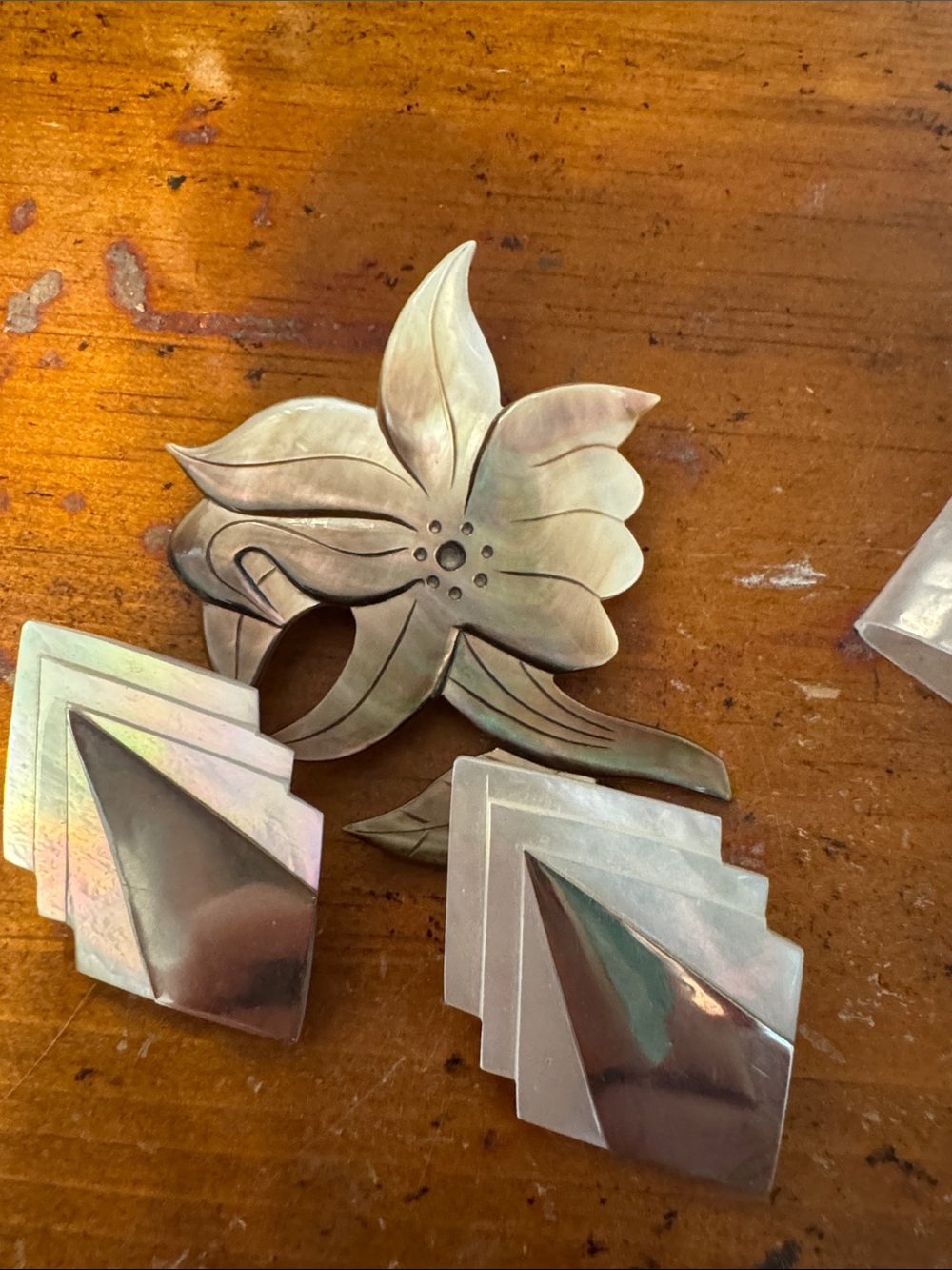 Art Deco Mother of Pearl Floral Brooch and Earrings Set - Iridescent White